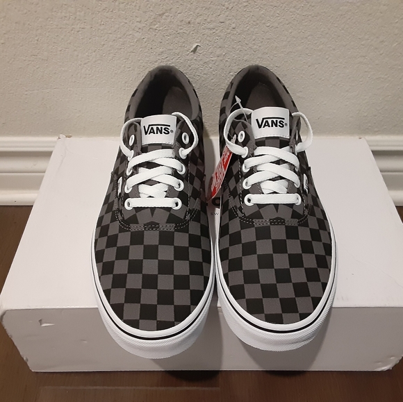 Vans - Picture 2 of 4